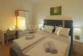 Izvrsna investicija u seoski turizam: Prodaja 4 moderno uređena apartmana u Kopačevu, Bilje, House