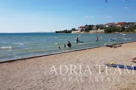 KUĆA PRIZEMNICA S POGLEDOM NA MORE, 350 m OD MORA, LJUBAČ - ZADAR, Ražanac, Haus