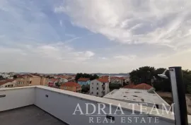 ČETVEROSOBAN STAN S KROVNOM TERASOM I BAZENOM, NOVOGRADNJA - BELAFUŽA, ZADAR, Zadar, Flat