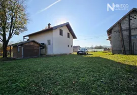 KUĆA - BAKINCI - 211 m2 (Opština Laktaši), Laktaši, Famiglia