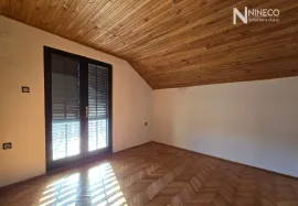 KUĆA - BAKINCI - 211 m2 (Opština Laktaši), Laktaši, Famiglia