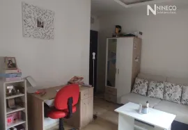 KUĆA I POMOĆNI OBJEKAT - SRBAC - 370 m2 + 58 m2, Srbac, Famiglia