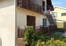 KUĆA UZ MORE - ŠIBENIK - 101 m2, Bilice, Famiglia