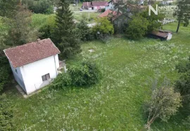 VIKENDICA I ZEMLJIŠTE - LAKTAŠI - 5.061 m2, Laktaši, Famiglia