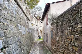 ISTRA, BUJE - Kuća na jedinstvenoj lokaciji s panoramskim pogledima, Buje, Famiglia