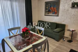 Malinska, apartman sa garažom i okućnicom, Malinska-Dubašnica, Appartement