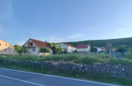 ODLIČNA PRILIKA! GRAĐEVINSKO ZEMLJIŠTE SINJ-BRNAZE 593,5 m2, Sinj, Terrain