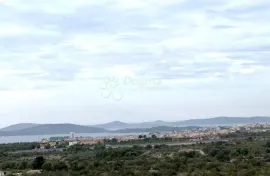 Atraktivno poljoprivredno zemljište-Vodice-PRILIKA, Vodice, Terreno