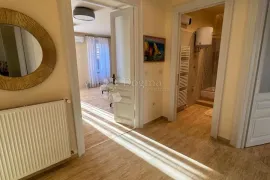 Rijeka ugodan gradski stan kompletno uređen i namješten, Rijeka, Appartement