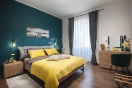 Renovirani dvosobni stan kod arheološkog muzeja, Pula, Appartement