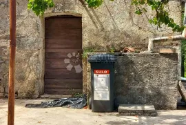 Starina u Mošćeničkoj Dragi, Mošćenička Draga, Casa