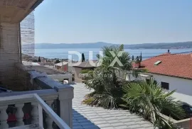 CRIKVENICA -  Apartmanska kuća  u blizini centra i plaže, Crikvenica, Maison