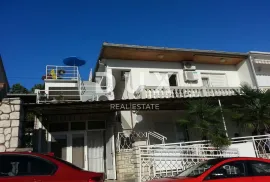 CRIKVENICA -  Apartmanska kuća  u blizini centra i plaže, Crikvenica, Maison