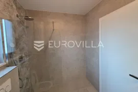 Istra, Vabriga, dugoročni najam dvosobnog stana s vrtom, Poreč, Apartamento