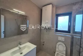 Istra, Vabriga, dugoročni najam dvosobnog stana s vrtom, Poreč, Apartamento