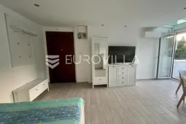 Zagreb, Kaptol, jednosoban stan na vrhunskoj lokaciji 26 m2, terasa, Zagreb, Appartamento