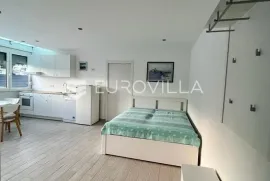 Zagreb, Kaptol, jednosoban stan na vrhunskoj lokaciji 26 m2, terasa, Zagreb, Appartamento