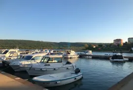 Čižići, otok Krk, dvoetažni stan 83 m2 sa pogledom na more,prodaja,najam, Dobrinj, Appartment