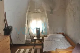 Dobrinj, okolica, samostojeća kamena kuća sa bazenom i okućnicom, Dobrinj, House