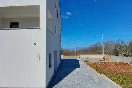 Malinska, šira okolica, Novoizgrađena samostojeća kuća 170 m2 sa prekrasnim pogledom na more, prodaja, Malinska-Dubašnica, Casa