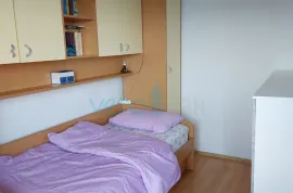 Rijeka, Gornja Vežica, Stan 51m2 sa balkonom i pogledom na more i grad, samo kod nas, prodaja, Rijeka, Appartement