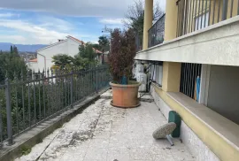 Omišalj, Njivice, Samostojeća kuća 120 m od plaže s otvorenim pogledom, prodaja, Omišalj, Дом