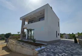 Krk grad, okolica, vila 200m2, bazen, otvoreni pogled, prodaja, Krk, Casa