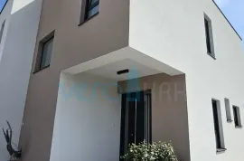 Krk grad, okolica, vila 200m2, bazen, otvoreni pogled, prodaja, Krk, Casa