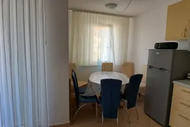 Uvala Soline, otok Krk, dvoetažni stan 89 m2 sa pogledom na more i okućnicom, Dobrinj, Apartamento