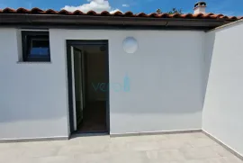 Grad Krk, okolica, novi duplex stan 84 m2 sa terasom i panoramskim pogledom na more. prodaja, Krk, Appartement