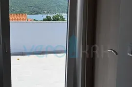 Grad Krk, okolica, novi duplex stan 84 m2 sa terasom i panoramskim pogledom na more. prodaja, Krk, Appartement