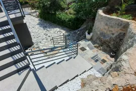 Grad Krk, okolica, novi duplex stan 84 m2 sa terasom i panoramskim pogledom na more. prodaja, Krk, Stan