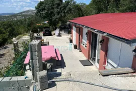 Kvarner, Novi Vinodolski, Klenovica - parcela 566m2, kuća s bazenom, pogled na more, prodaja, Novi Vinodolski, Casa