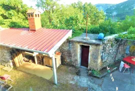 Crikvenica, Bribir- imanje sa 2 kuće i parcelom od 1778m2, prodaja, Vinodolska Općina, Casa