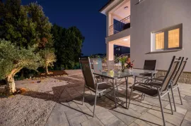 Grad Krk, Mediteranska villa s bazenom na top lokaciji, prodaja, Krk, Casa