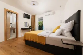 Grad Krk, Mediteranska villa s bazenom na top lokaciji, prodaja, Krk, Casa