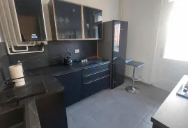 Trnje, Kanal, Supilova, najam trosobni stan 71 m2 s balkonom, Zagreb, Apartamento