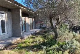 Otok Rab, Banjol, samostojeća kuća 119 m2 s okućnicom, Rab, House