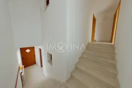 Kuća na dvije etaže 280m2, Hotonj, Vogošća, Ev