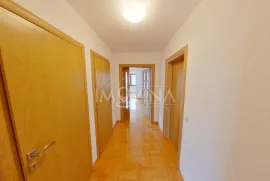 Kuća na dvije etaže 280m2, Hotonj, Vogošća, Casa