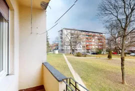 NAJAM stan 60 m2, Paška, 2s, 1. kat, 3 balkona, namješten, Zagreb, Kвартира