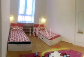 Veruda dva stana 50m2 i 35m2 !, Pula, Apartamento