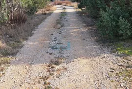 Šilo, otok Krk, poljoprivredno zemljište 330m do plaže i mora, prodaja, Dobrinj, Terreno