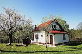 Gorski kotar, Skrad, okolica, Samostojeća goranska kuća 128m2 s okućnicom, prodaja, Skrad, Famiglia