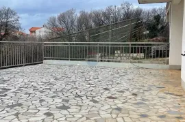 Novi Vinodolski,okolica,dvojna kuća,281 m2,90 m od mora!, Novi Vinodolski, Дом