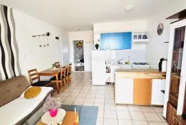 Impresivan stan s pogledom na more !, Novalja, Apartamento