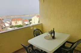 Impresivan stan s pogledom na more !, Novalja, Apartamento