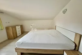 STAN NA 2. KATU (POGLED MORE)  - 350M OD MORA, Fažana, Apartamento