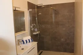 STAN NA 2. KATU (POGLED MORE)  - 350M OD MORA, Fažana, Apartamento