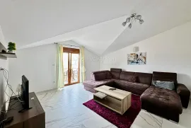 STAN NA 2. KATU (POGLED MORE)  - 350M OD MORA, Fažana, Apartamento